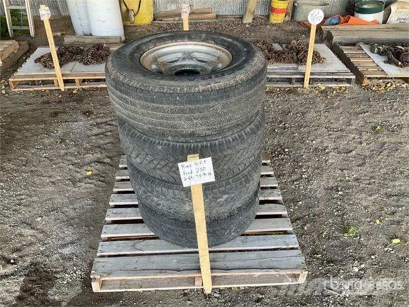 Quantity of (4) 265/75R16 Tires - Fits Ford F250 Gume, kotači i naplatci