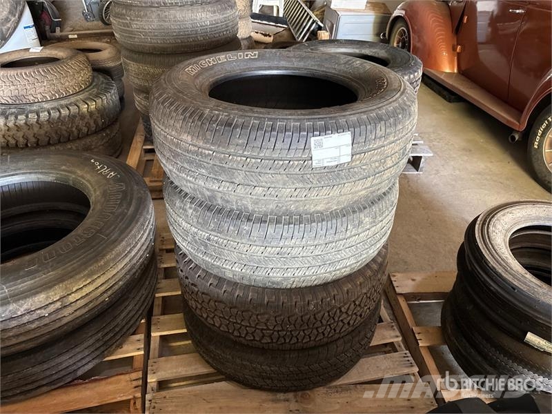  Quantity of (4) 275/65R18 Tires Gume, točkovi i felne