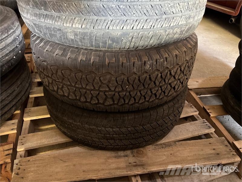  Quantity of (4) 275/65R18 Tires Gume, točkovi i felne
