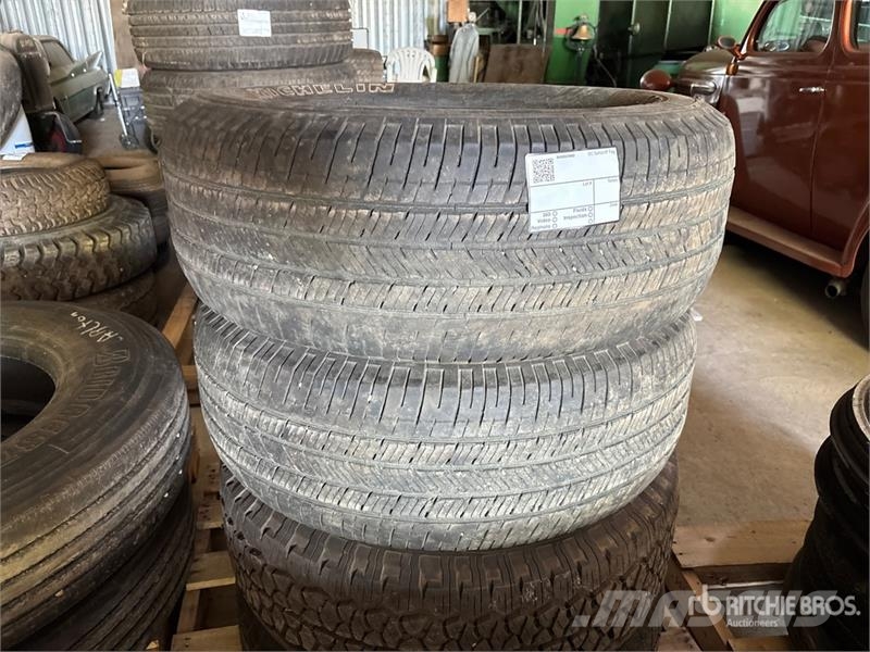  Quantity of (4) 275/65R18 Tires Gume, točkovi i felne