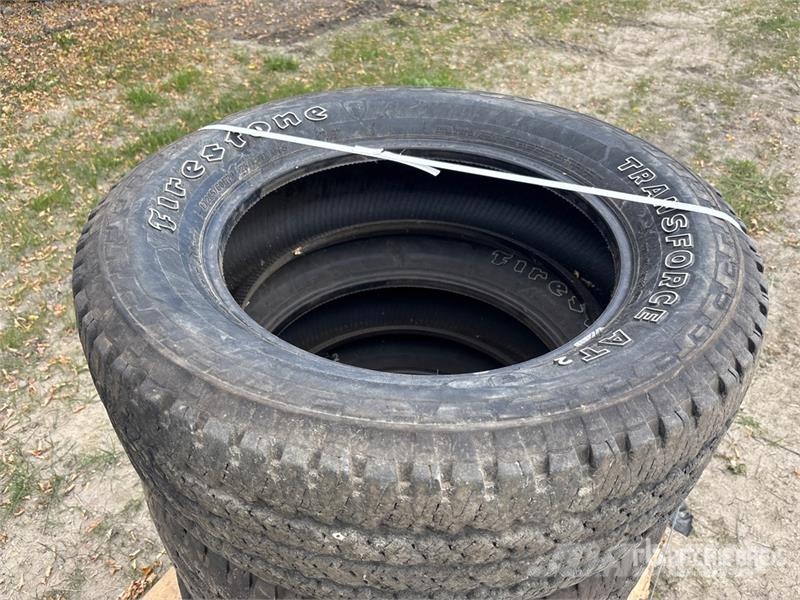 Quantity of (4) 285/60R20 Tires Gume, točkovi i felne