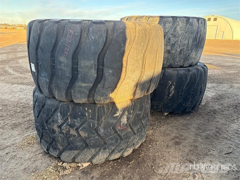 Quantity of (4) 30/65R25 Tires Gume, točkovi i felne