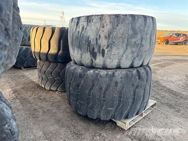 Quantity of (4) 30/65R25 Tires Gume, točkovi i felne