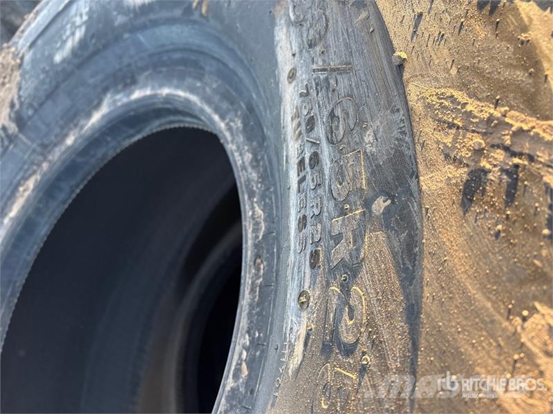 Quantity of (4) 30/65R25 Tires Gume, točkovi i felne