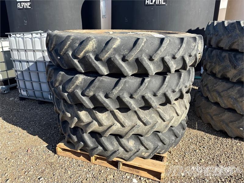  Quantity of (4) 320/90R46 Sprayer Tires - Fits Cas الإطارات والعجلات والحافات
