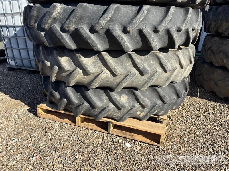  Quantity of (4) 320/90R46 Sprayer Tires - Fits Cas الإطارات والعجلات والحافات