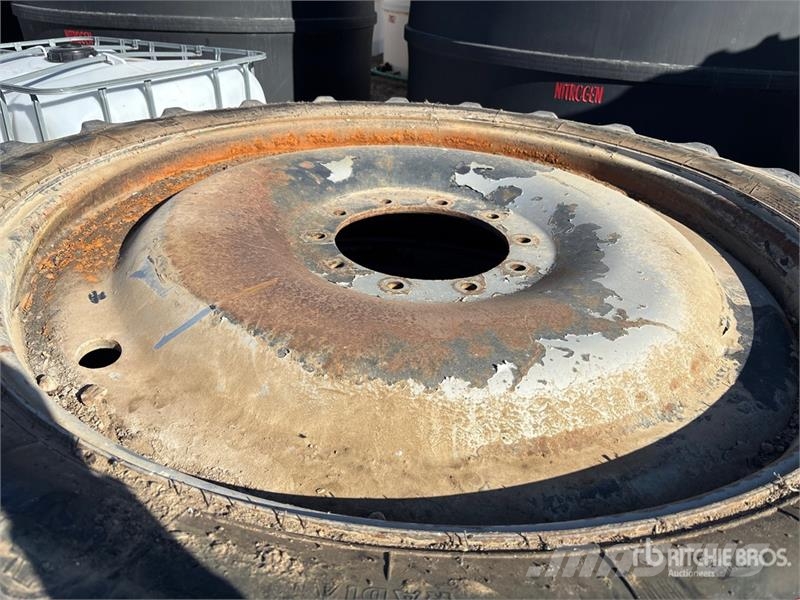  Quantity of (4) 320/90R46 Sprayer Tires - Fits Cas الإطارات والعجلات والحافات