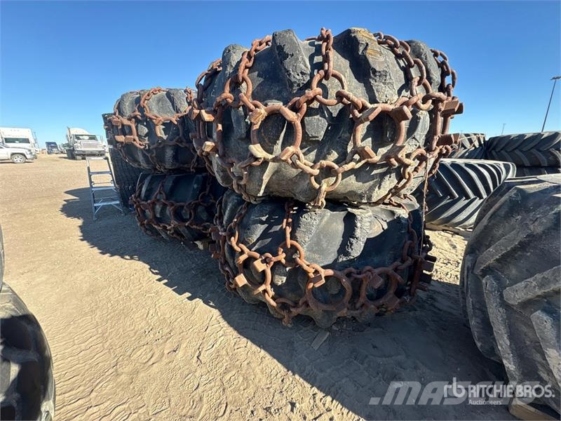  Quantity of (4) 35.5R32 Skidder Tires 轮胎、车轮、轮圈