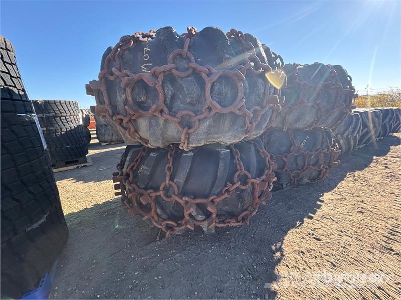  Quantity of (4) 35.5R32 Skidder Tires 轮胎、车轮、轮圈