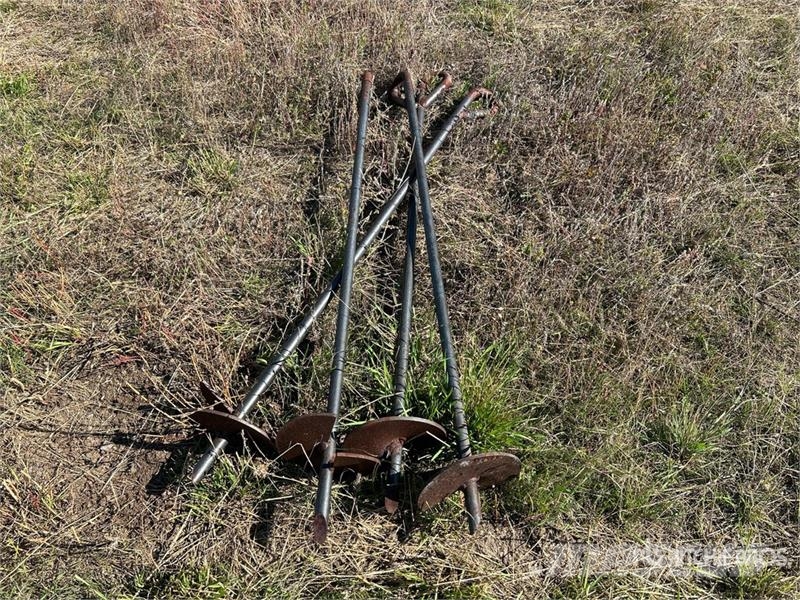  Quantity of (4) 36 in Grain Bin Anchor Muut maatalouskoneet