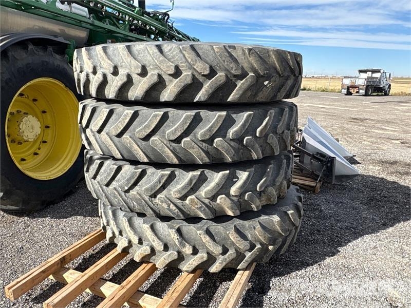 Quantity of (4) 380/105R50 Firestone Tires - Fits Gume, točkovi i felne