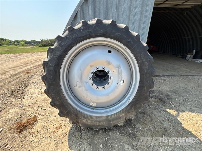 Quantity of (4) 380/90R46 Sprayer Tires Tires - Fi Opony, koła i felgi