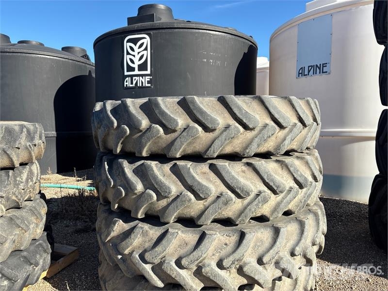  Quantity of (4) 380/90R46 Sprayer Tires - Fits Cas الإطارات والعجلات والحافات