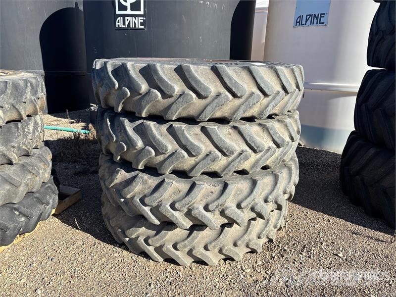  Quantity of (4) 380/90R46 Sprayer Tires - Fits Cas الإطارات والعجلات والحافات