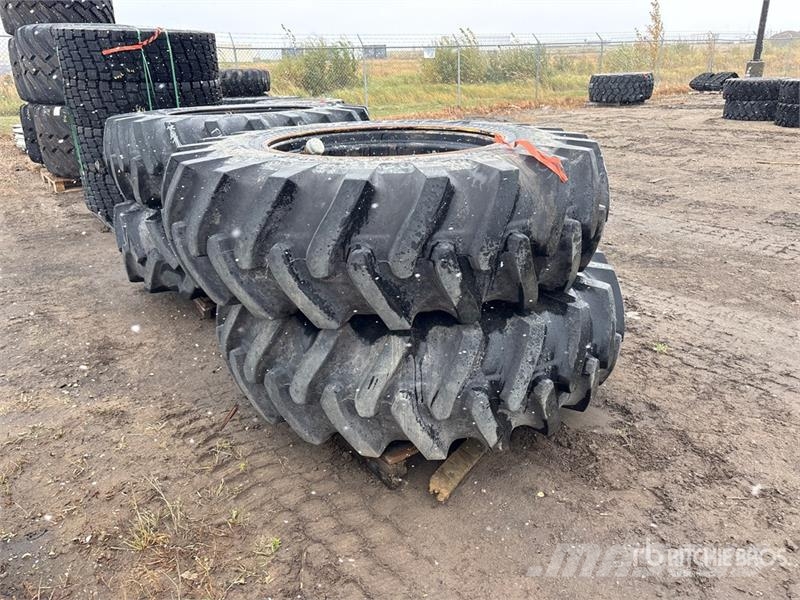 Quantity of (4) 460/85-34 Tires Gume, kotači i naplatci