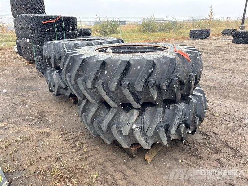 Quantity of (4) 460/85-34 Tires Gume, kotači i naplatci