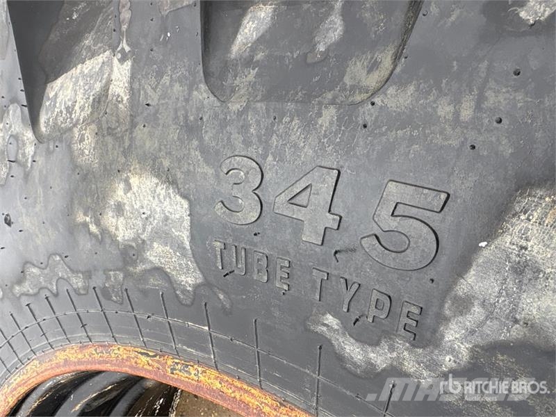Quantity of (4) 460/85-34 Tires Gume, kotači i naplatci