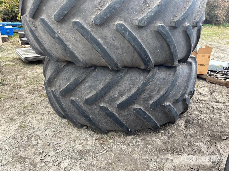  Quantity of (4) 710/70R42 Tires الإطارات والعجلات والحافات