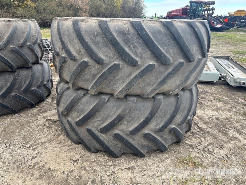  Quantity of (4) 710/70R42 Tires الإطارات والعجلات والحافات