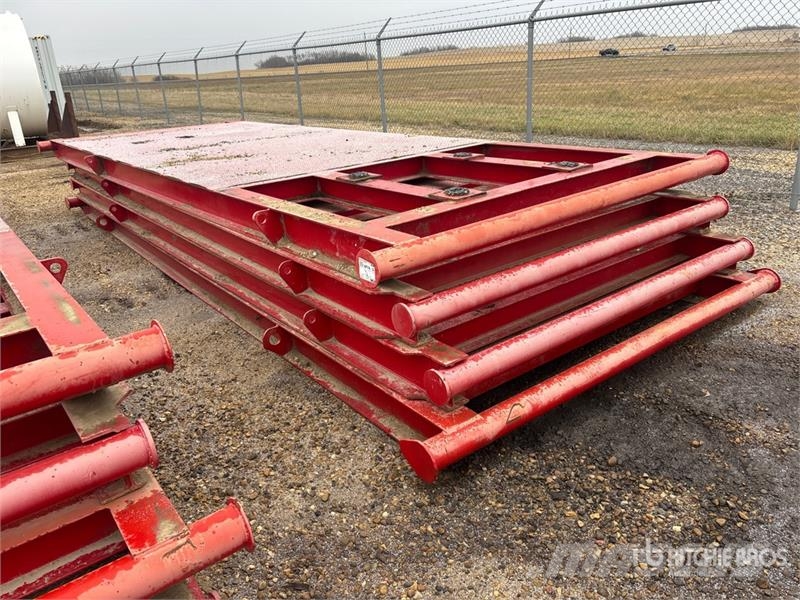 Quantity of (4) 8 ft 6 in x 22 ft 4 in Steel Skid معدات البناء - غير ذلك