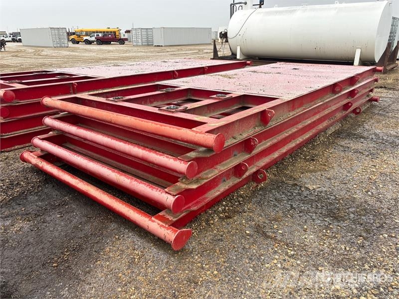 Quantity of (4) 8 ft 6 in x 22 ft 4 in Steel Skid معدات البناء - غير ذلك
