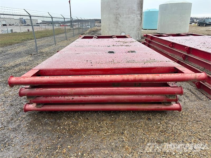 Quantity of (4) 8 ft 6 in x 22 ft 4 in Steel Skid معدات البناء - غير ذلك