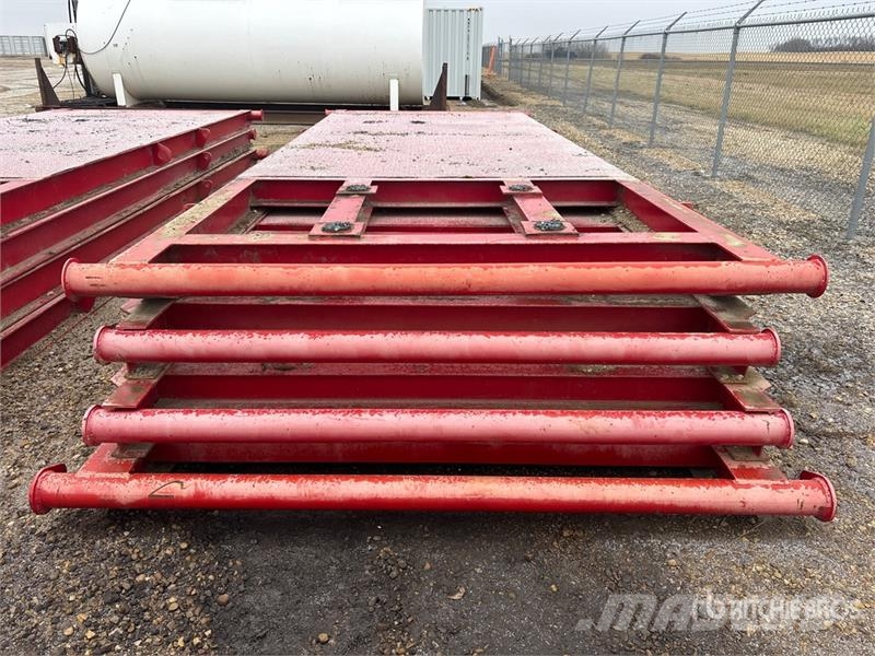 Quantity of (4) 8 ft 6 in x 22 ft 4 in Steel Skid معدات البناء - غير ذلك