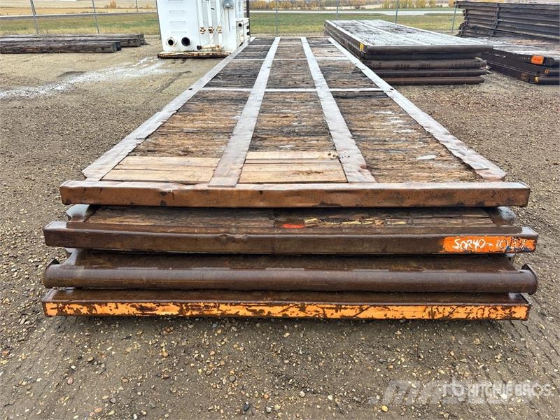 Quantity of (4) 8 Ft x 40 Ft Rig Mats Oprema i rezervni dijelovi za bušenje
