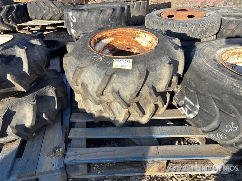 Quantity of (4) 9.5-16 Tires Gume, točkovi i felne