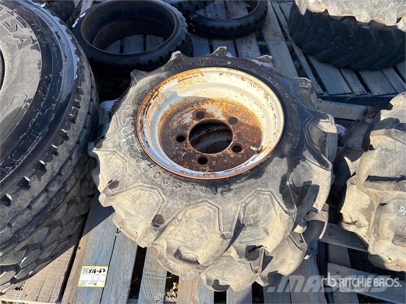 Quantity of (4) 9.5-16 Tires Gume, točkovi i felne