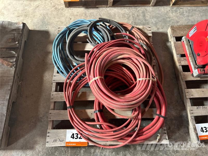 Quantity of (4) Air Hose Egyéb alkatrészek