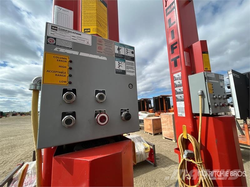 Quantity of (4) ALM WE-18 18000 lb Portable Auto Andre komponenter