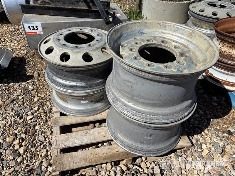 Quantity of (4) Aluminum Semi Tire Rims Transportes - Outros