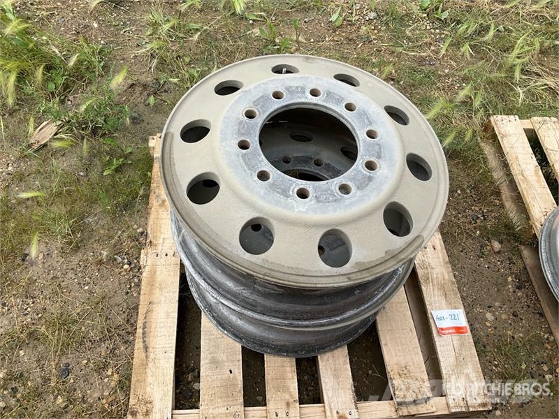 Quantity of (4) Aluminum Semi Tire Rims Transportes - Outros
