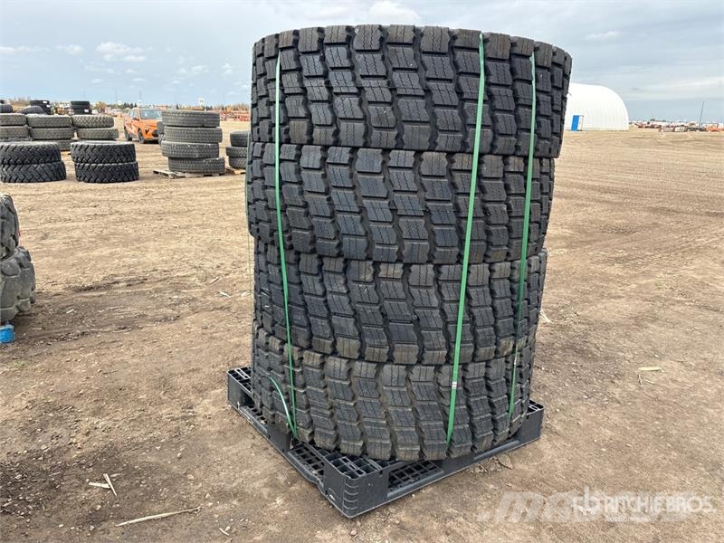  Quantity of (4) Beaver 17.5R25 Radial Tires الإطارات والعجلات والحافات
