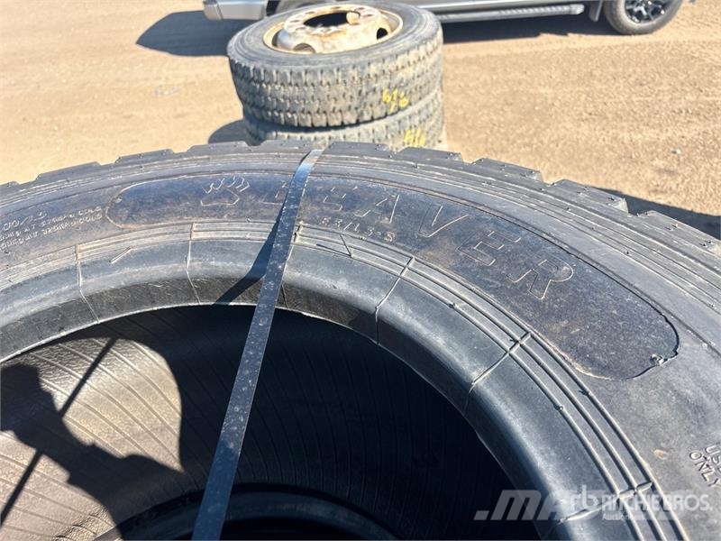 Quantity of (4) Beaver 17.5R25 Tires (Unused) Opony, koła i felgi