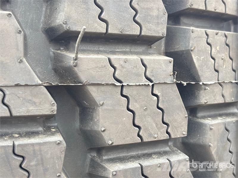  Quantity of (4) Beaver 17.5R25 Radial Tires الإطارات والعجلات والحافات