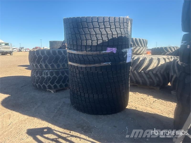 Quantity of (4) Beaver 23.5R25 Tires - Fits Grader Gume, točkovi i felne