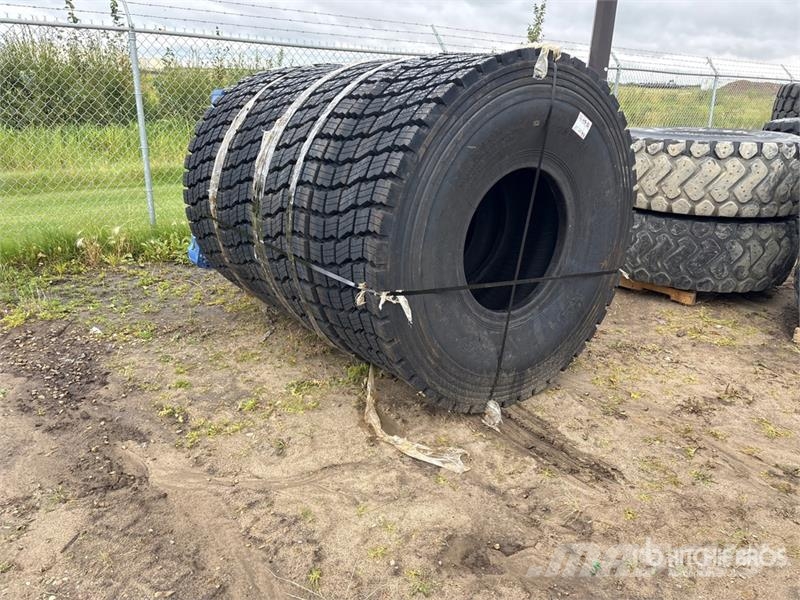 Quantity of (4) Beaver 23.5R25 Tires (Unused) Tyres, wheels and rims