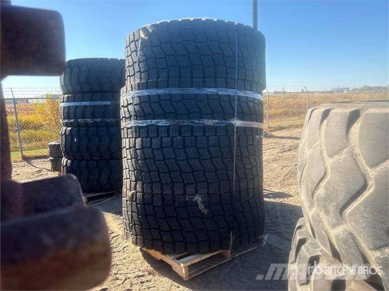 Quantity of (4) Beaver 23.5R25 Tires - Fits Grader Gume, točkovi i felne