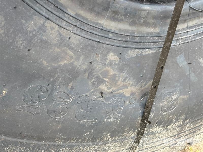Quantity of (4) Beaver 23.5R25 Tires (Unused) Tyres, wheels and rims