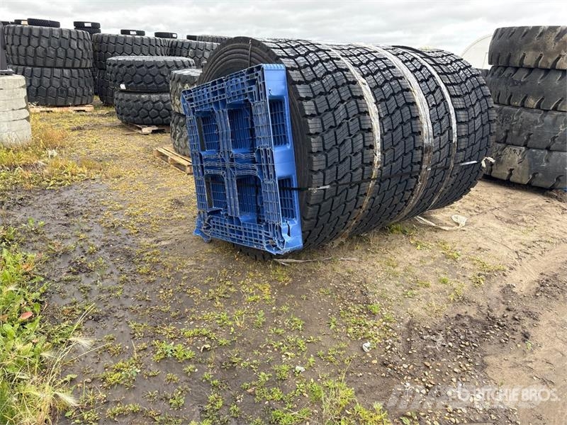 Quantity of (4) Beaver 23.5R25 Tires (Unused) Tyres, wheels and rims