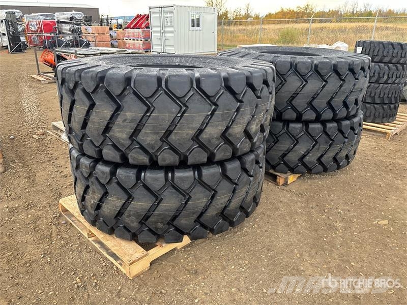 Quantity of (4) Bedrock E-3E 23.5x25 Tires (Unused Gume, točkovi i felne