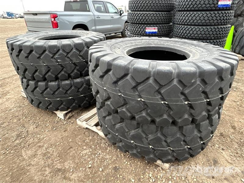  Quantity of (4) Bedrock E-3E 20.5x25 Tires (Unused Gume, točkovi i felne