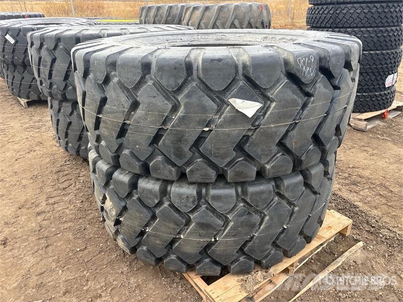  Quantity of (4) Bedrock E-3E 23.5-25 Tires (Unused Gume, točkovi i felne