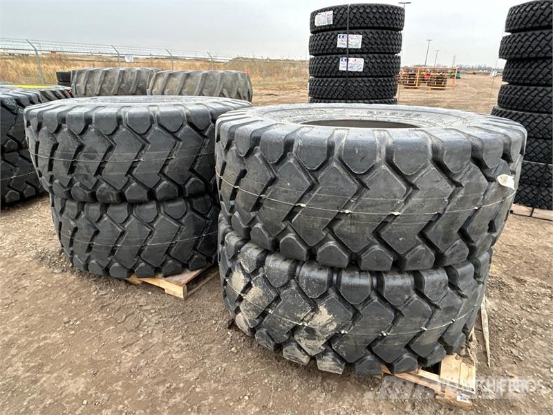  Quantity of (4) Bedrock E-3E 23.5-25 Tires (Unused Gume, točkovi i felne