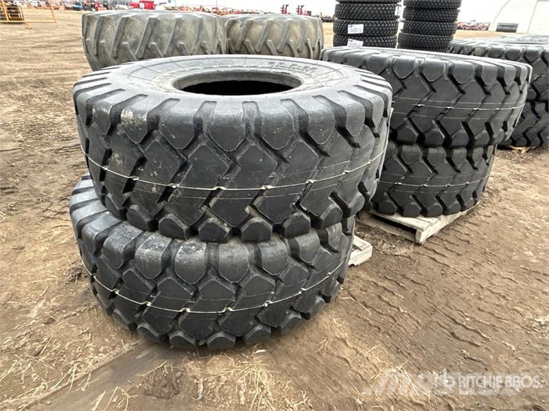  Quantity of (4) Bedrock E-3E 23.5x25 Tires (Unused Gume, točkovi i felne
