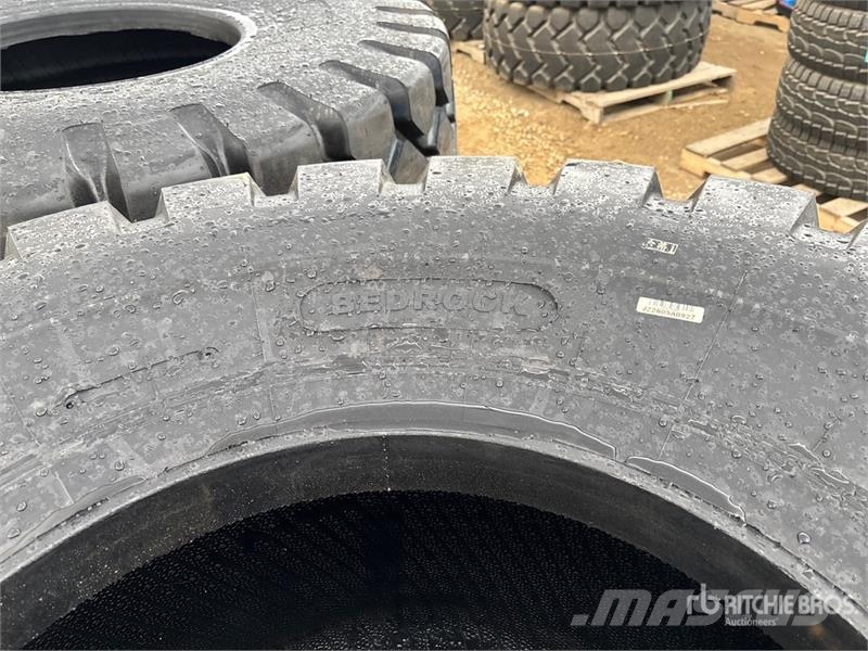 Quantity of (4) Bedrock E-3E 23.5x25 Tires (Unused Gume, točkovi i felne