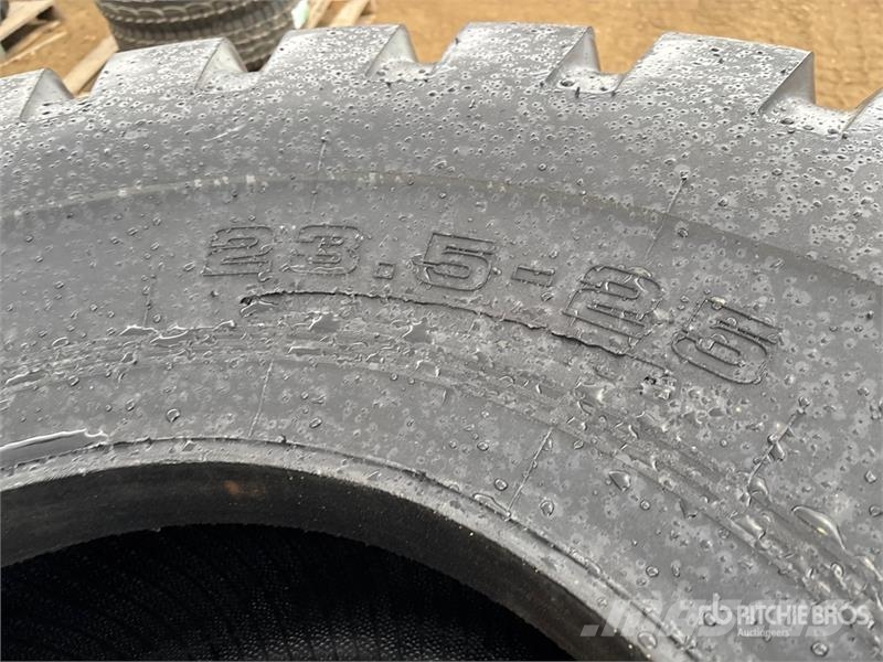 Quantity of (4) Bedrock E-3E 23.5x25 Tires (Unused Gume, točkovi i felne