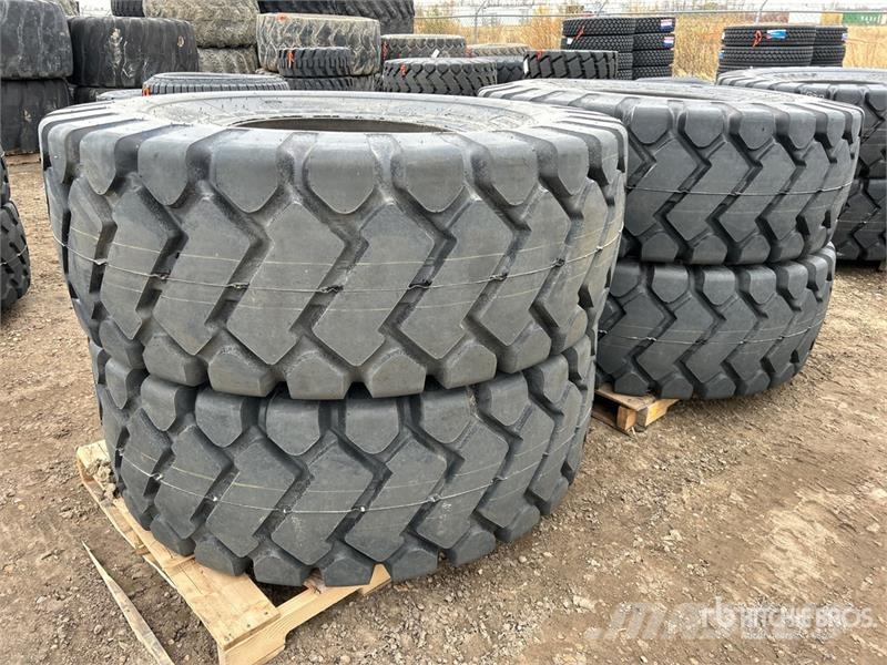  Quantity of (4) Bedrock E-3E 23.5-25 Tires (Unused Gume, točkovi i felne